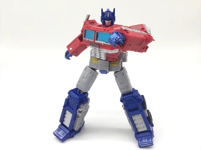 Video Review   Transformers Earthrise Optimus Prime With Screencaps 20 (20 of 39)